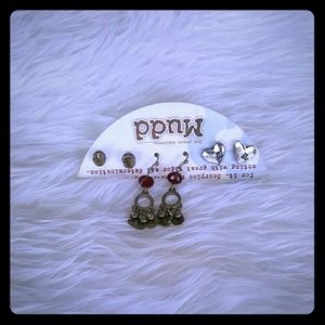 Mudd earring set
